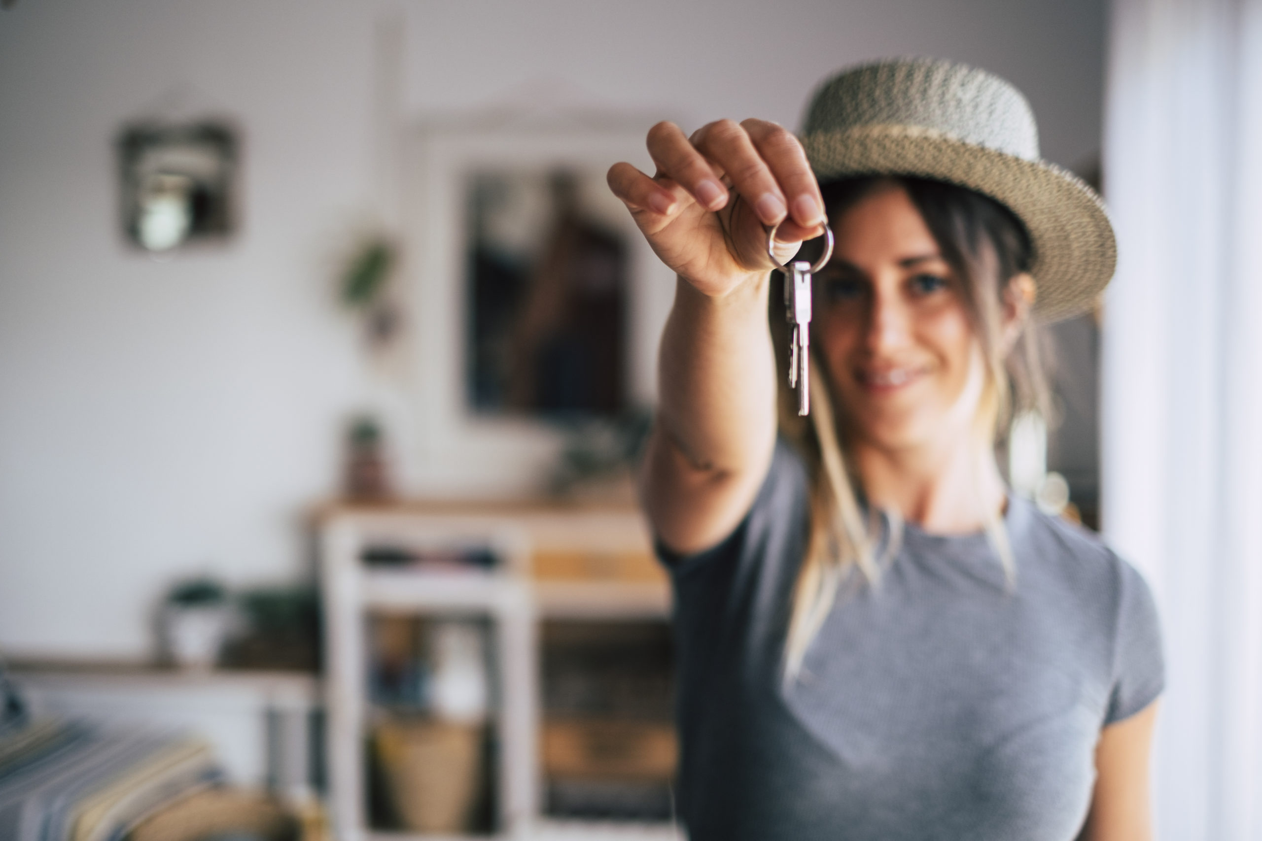 relocation woman with keys